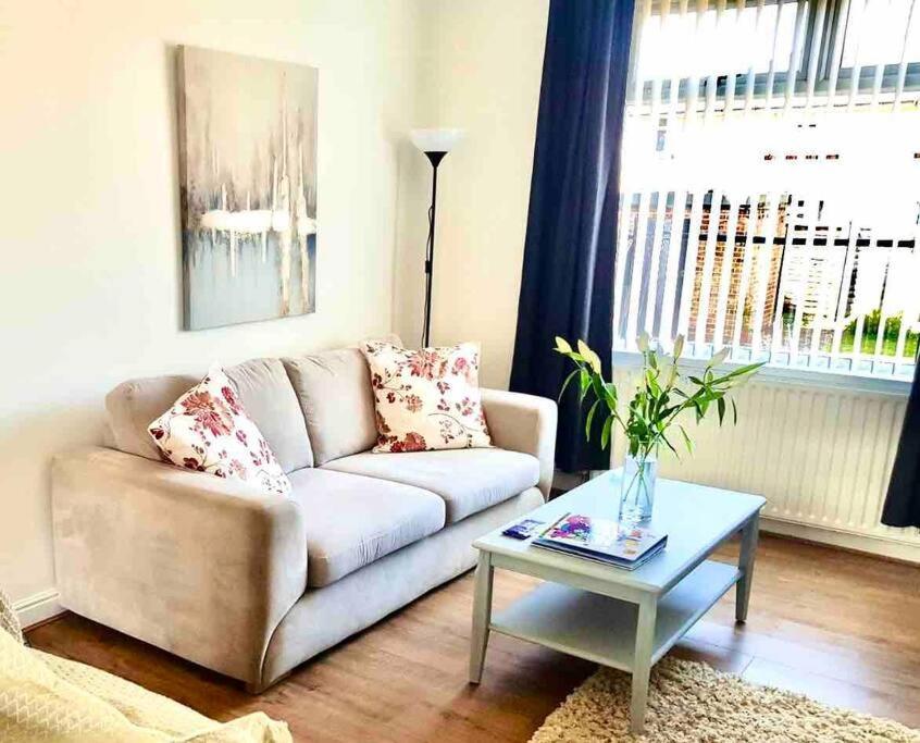 Coniston House Lancaster 3 Bedrooms Parking And Garden Exterior photo